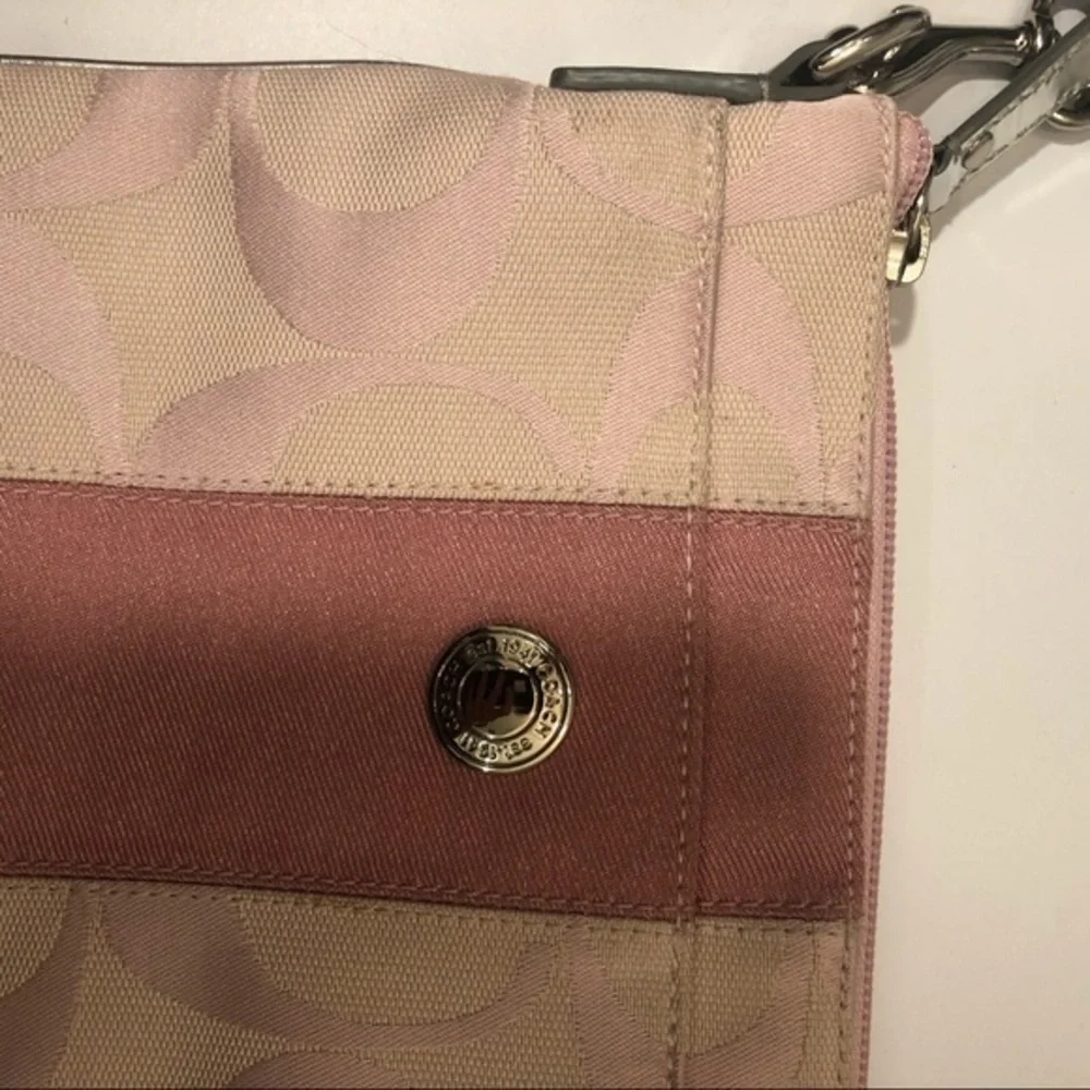 Coach 42246 vintage y2k pink signature swingpack crossbody bag